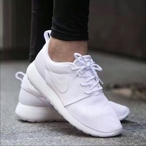 Nike Shoes | Kids All White Roshe Runs | Poshmark